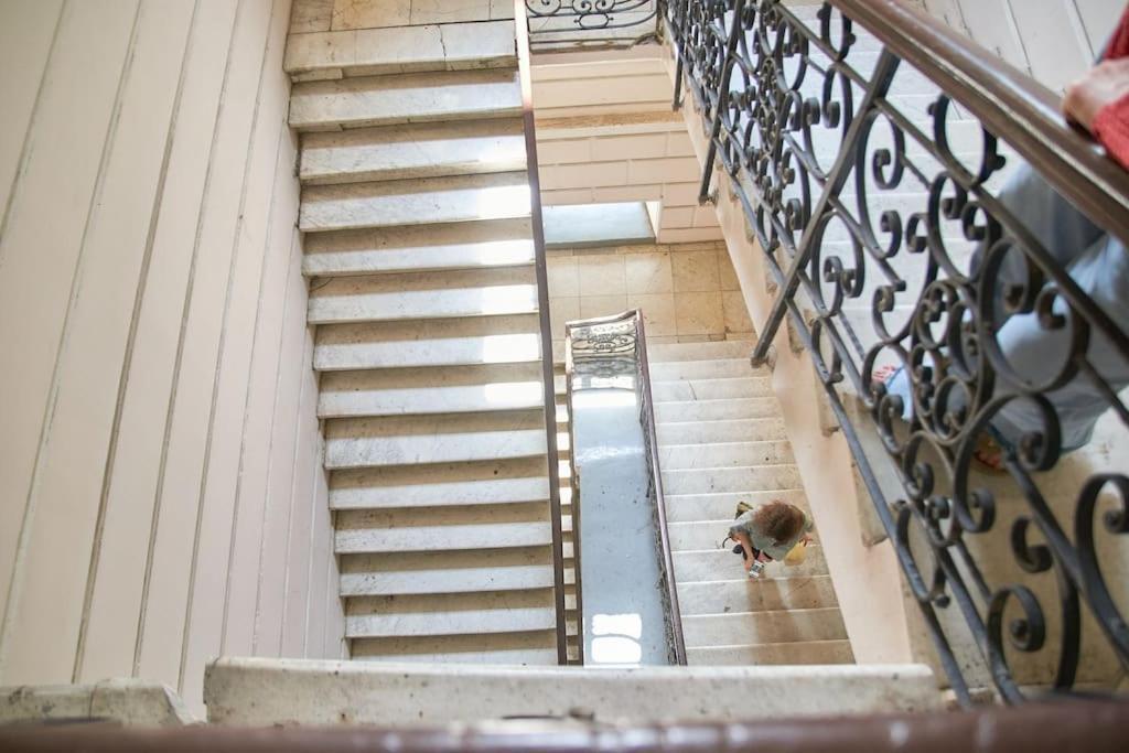 White Door Apartments Heart Of Odessa 4 Exteriér fotografie