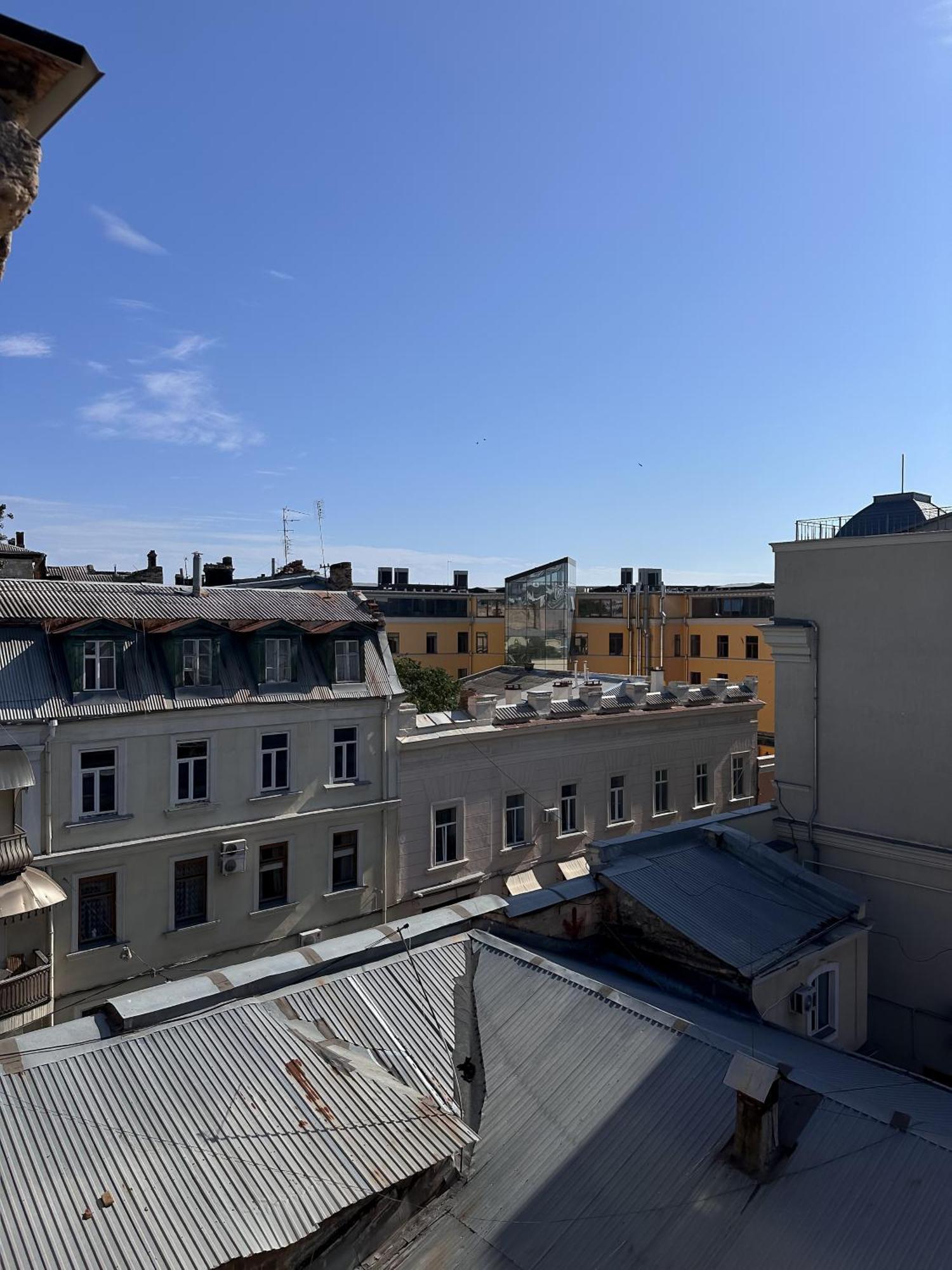 White Door Apartments Heart Of Odessa 4 Exteriér fotografie