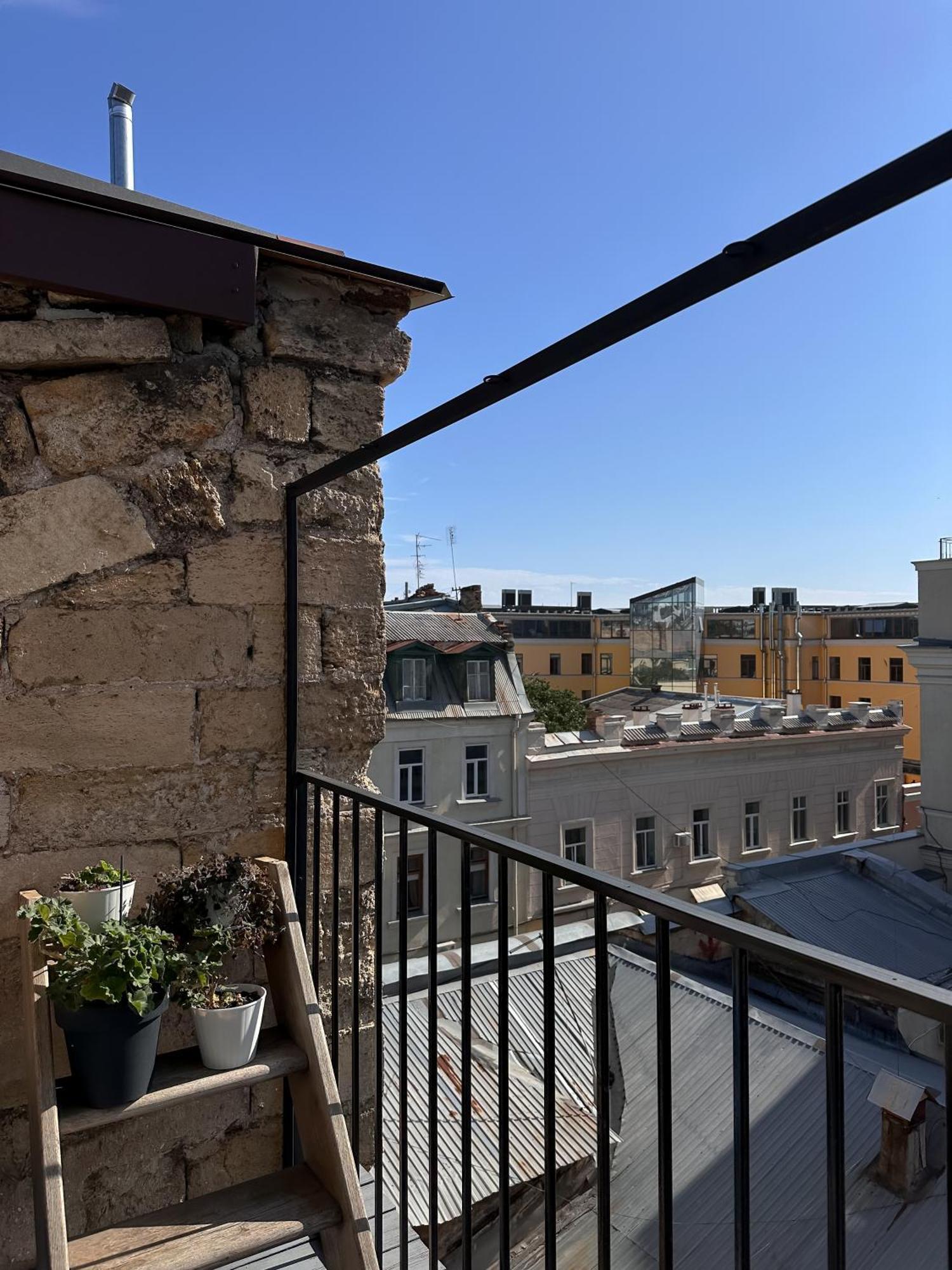 White Door Apartments Heart Of Odessa 4 Exteriér fotografie